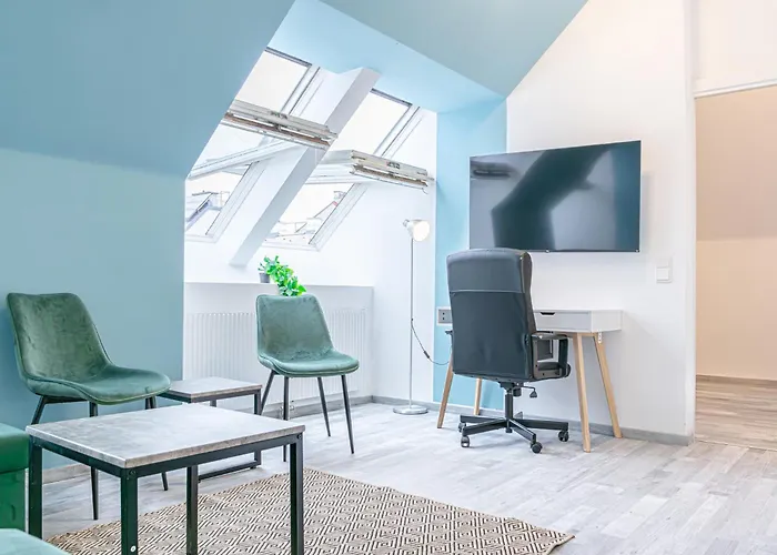Stylish 2br & Living Room, Heart Of Apartment *