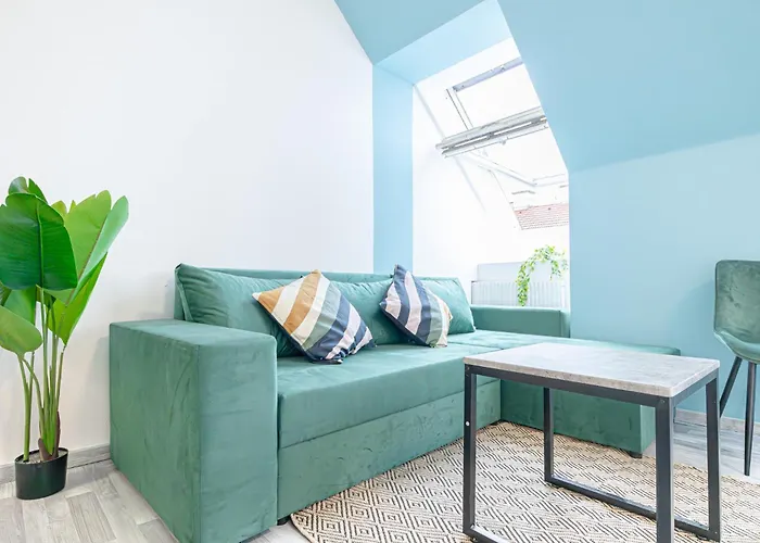Stylish 2br & Living Room, Heart Of Apartment